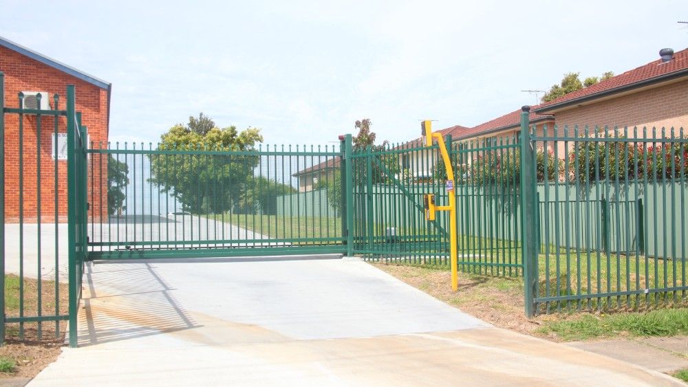 Cover Image for When Should You Choose a Sliding Gate for Your Driveway?